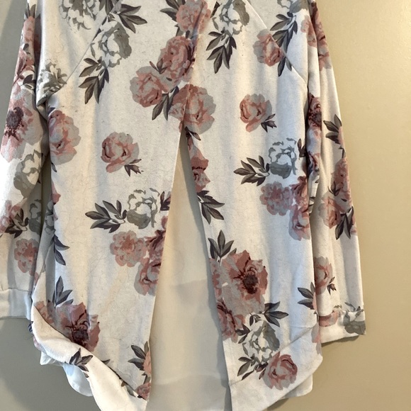 Rose sweater - Picture 1 of 4